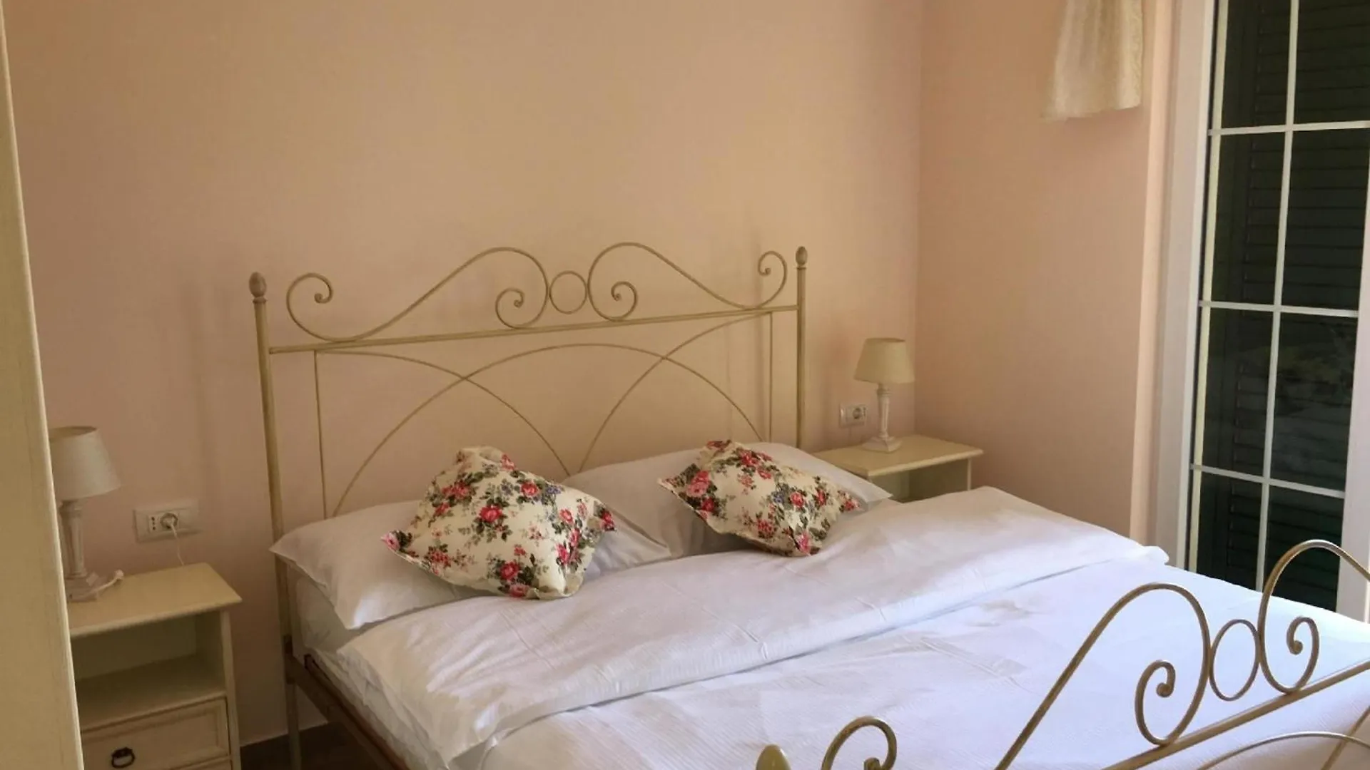Apartament Appartement In Stoja Mit Moebliertem Balkon Pula
